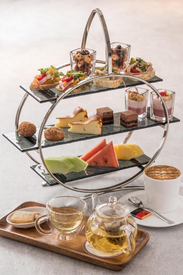 Evergreen Palace Hotel Chiayi Taibao Luaran gambar A modern afternoon tea stand