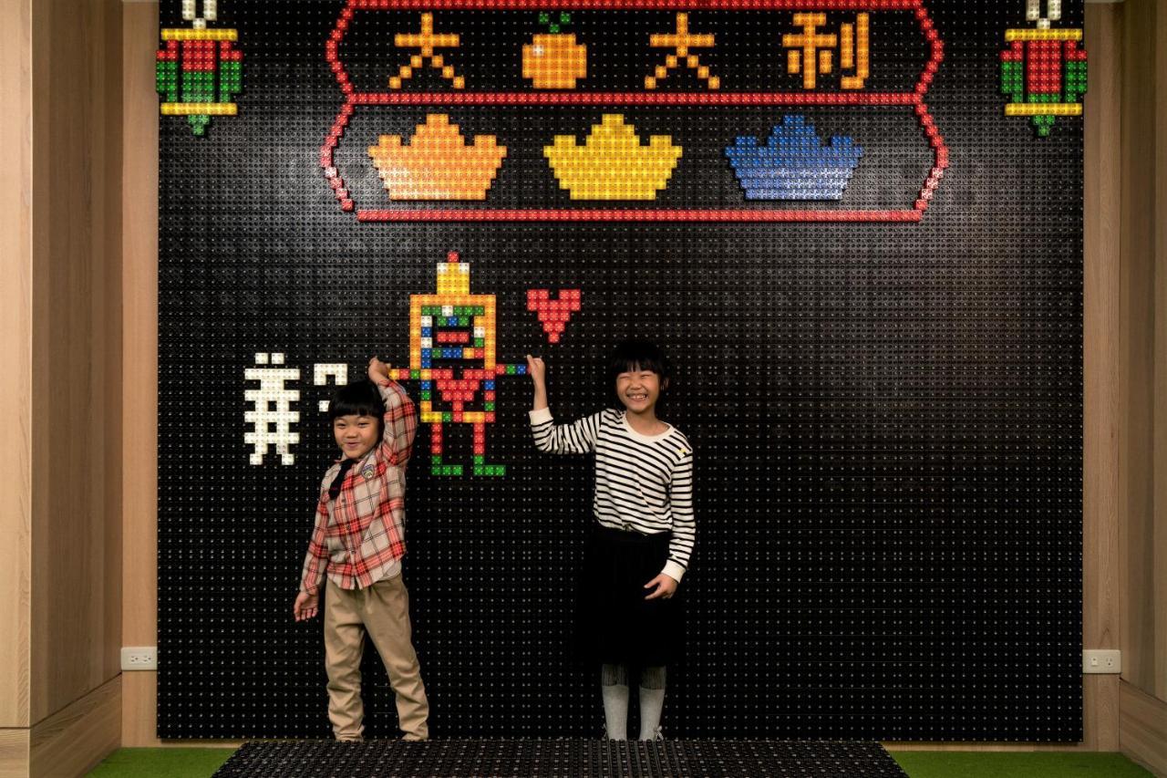 Evergreen Palace Hotel Chiayi Taibao Luaran gambar The Pixel Wall