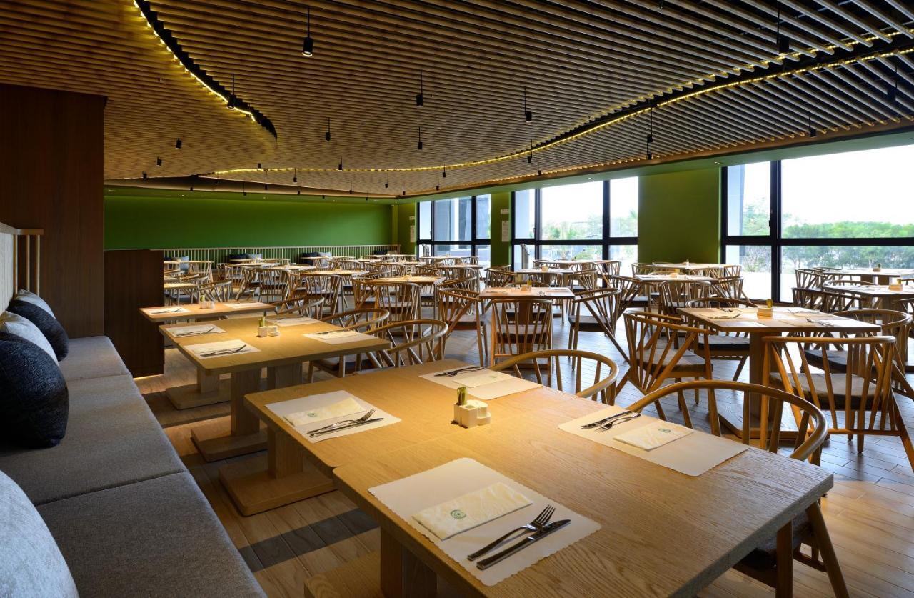 Evergreen Palace Hotel Chiayi Taibao Luaran gambar The dining room at the restaurant