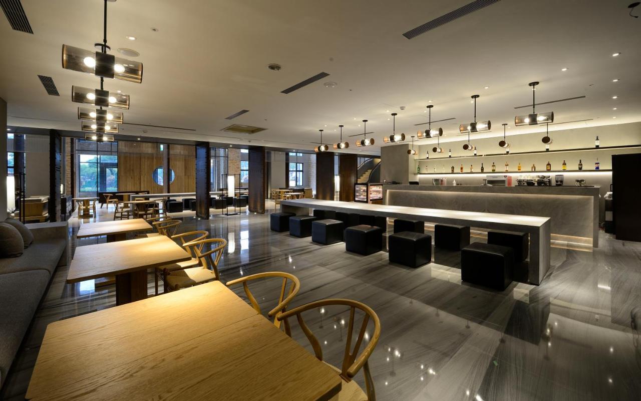 Evergreen Palace Hotel Chiayi Taibao Luaran gambar The lounge at the airport